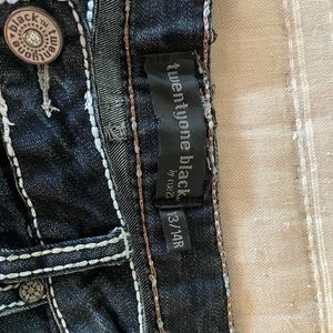 twentyone black by RUE21